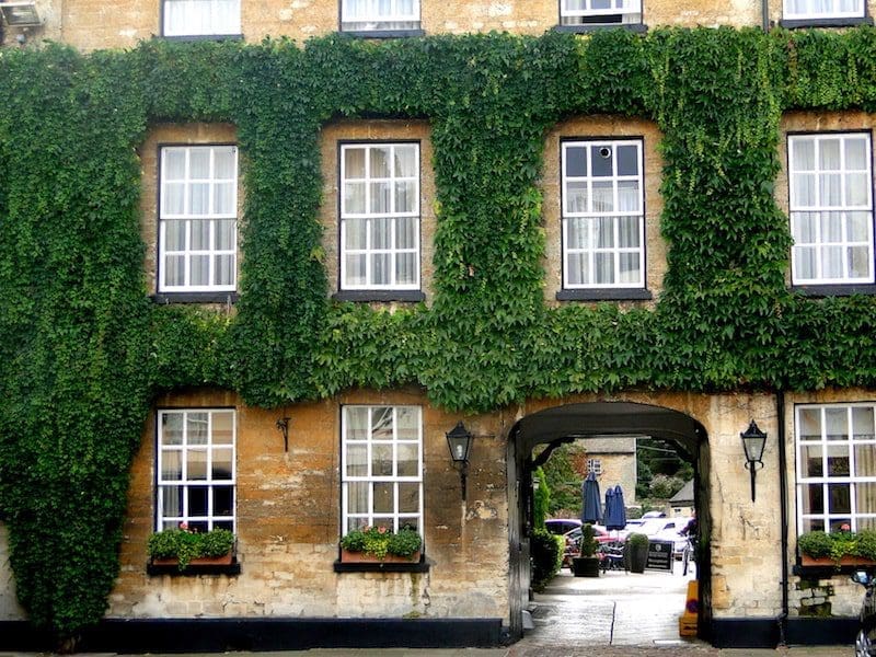 the bear hotel front entrance woodstock oxfordshire