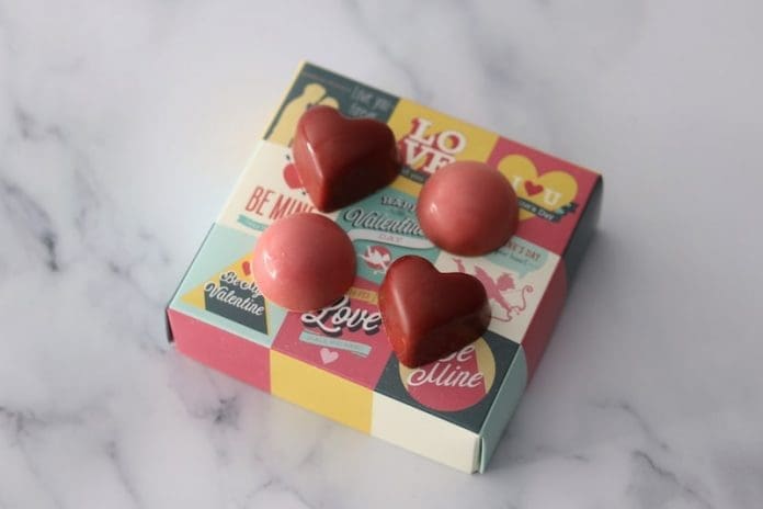Valentine's day chocolates four pieces - EET Magazine