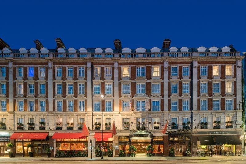 the rubens at the palace exterior london