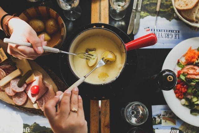 cheese fondue table