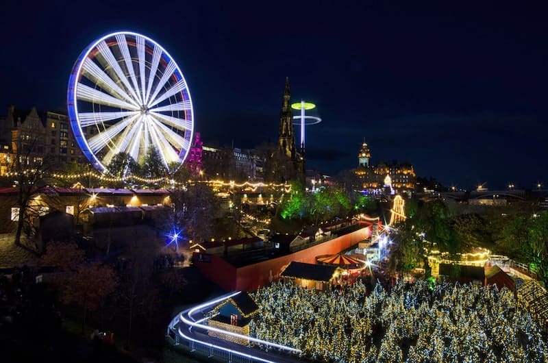 Edinburgh Christmas market at night