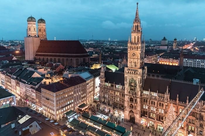 Munich Rathaus, main square with Christmas tree