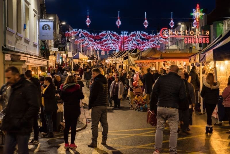 stratford upon avon christmas street lights winter