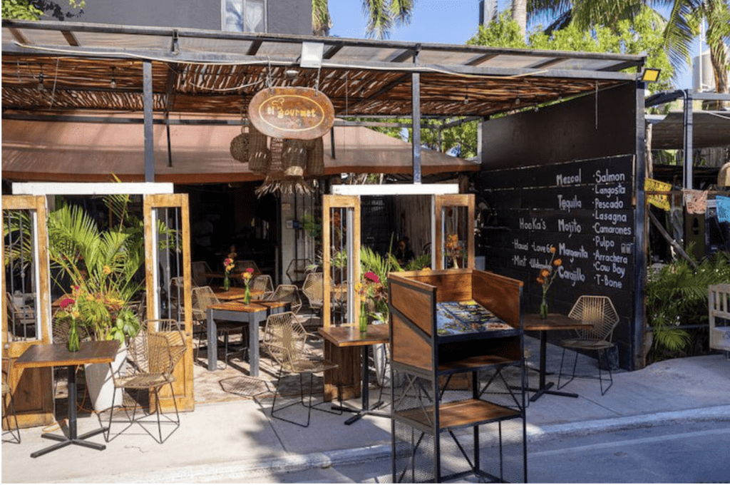 Tulum cafes in restaurants serving national Mexican cuisine