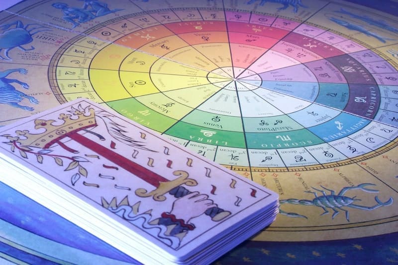 astrology and tarot card reading