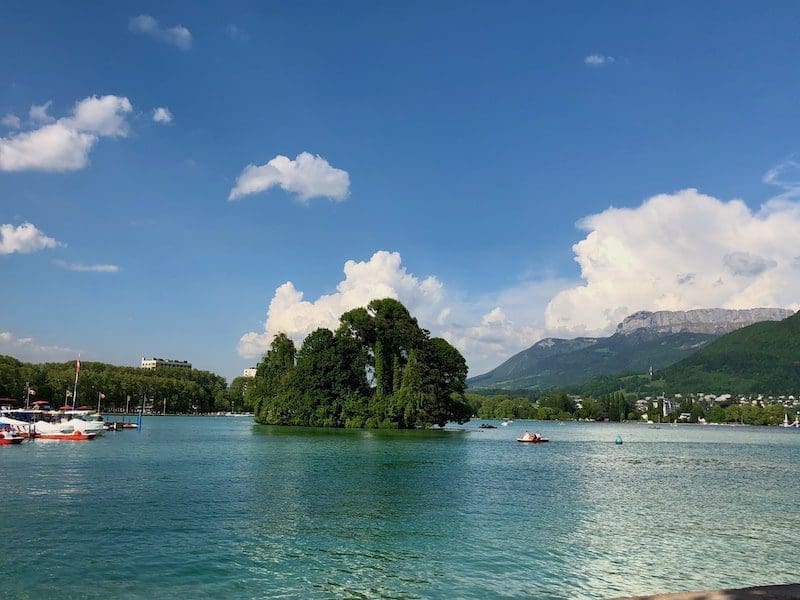 Annecy seashore