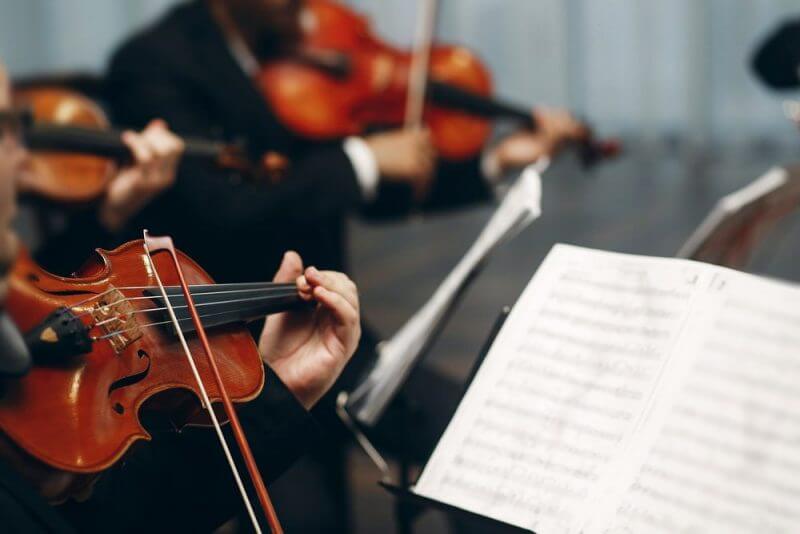 orchestra playing music at wedding