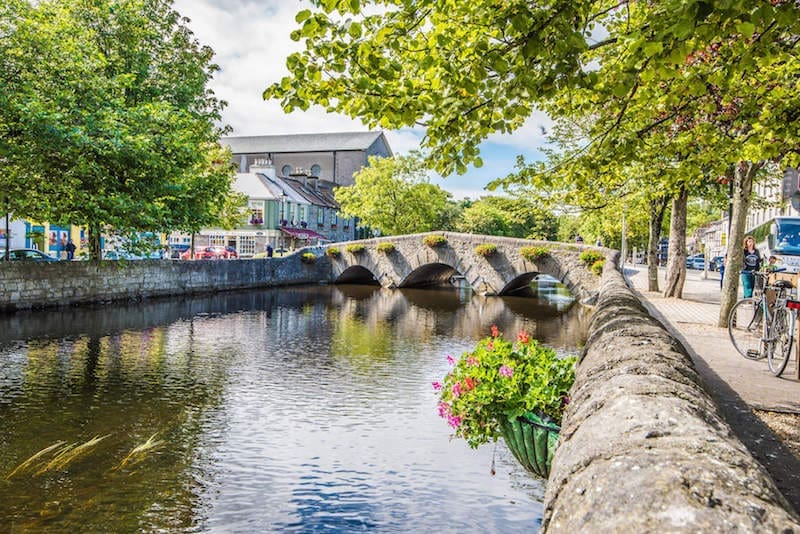 westport ireland town bridge