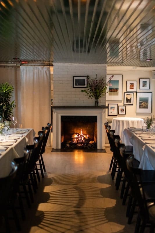 maidstone hotel interior dining room